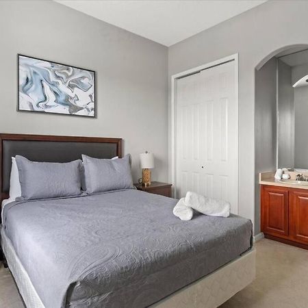 Long Stays! Lakefront - Gated Pool Home Orlando Exteriör bild