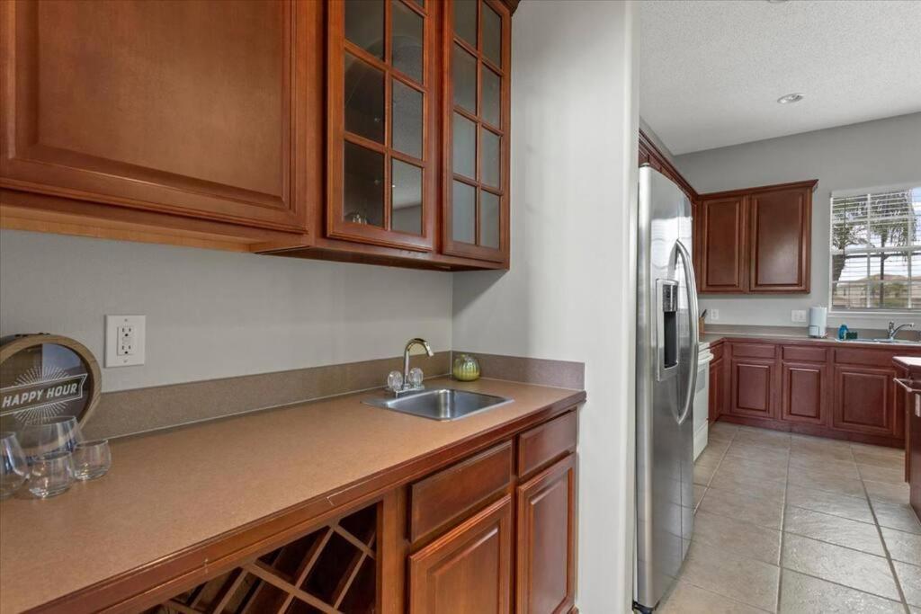 Long Stays! Lakefront - Gated Pool Home Orlando Exteriör bild