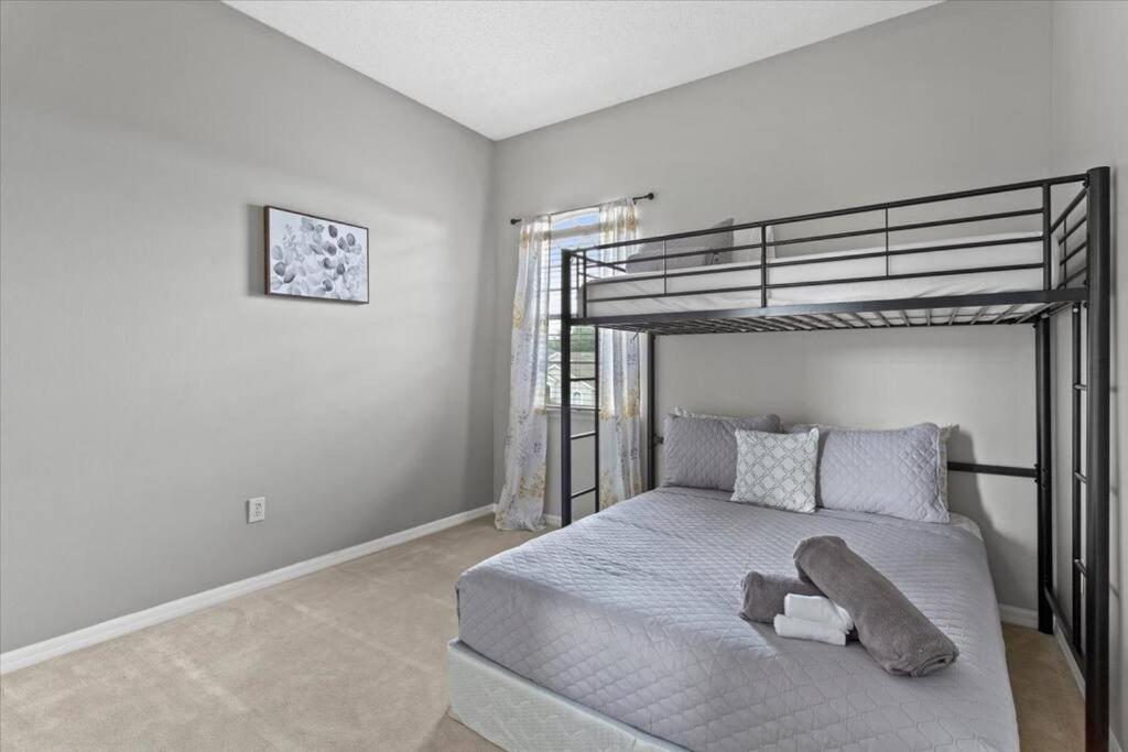 Long Stays! Lakefront - Gated Pool Home Orlando Exteriör bild