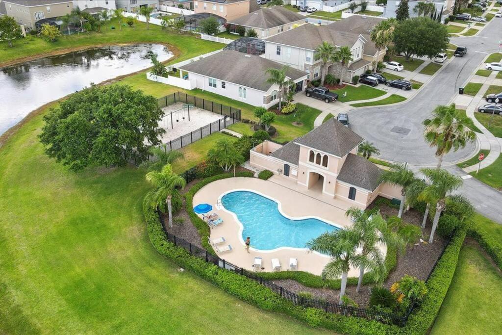 Long Stays! Lakefront - Gated Pool Home Orlando Exteriör bild